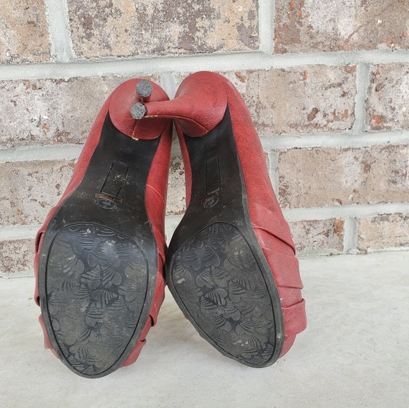 JustFab Red Stilettos - Picture 3 of 3